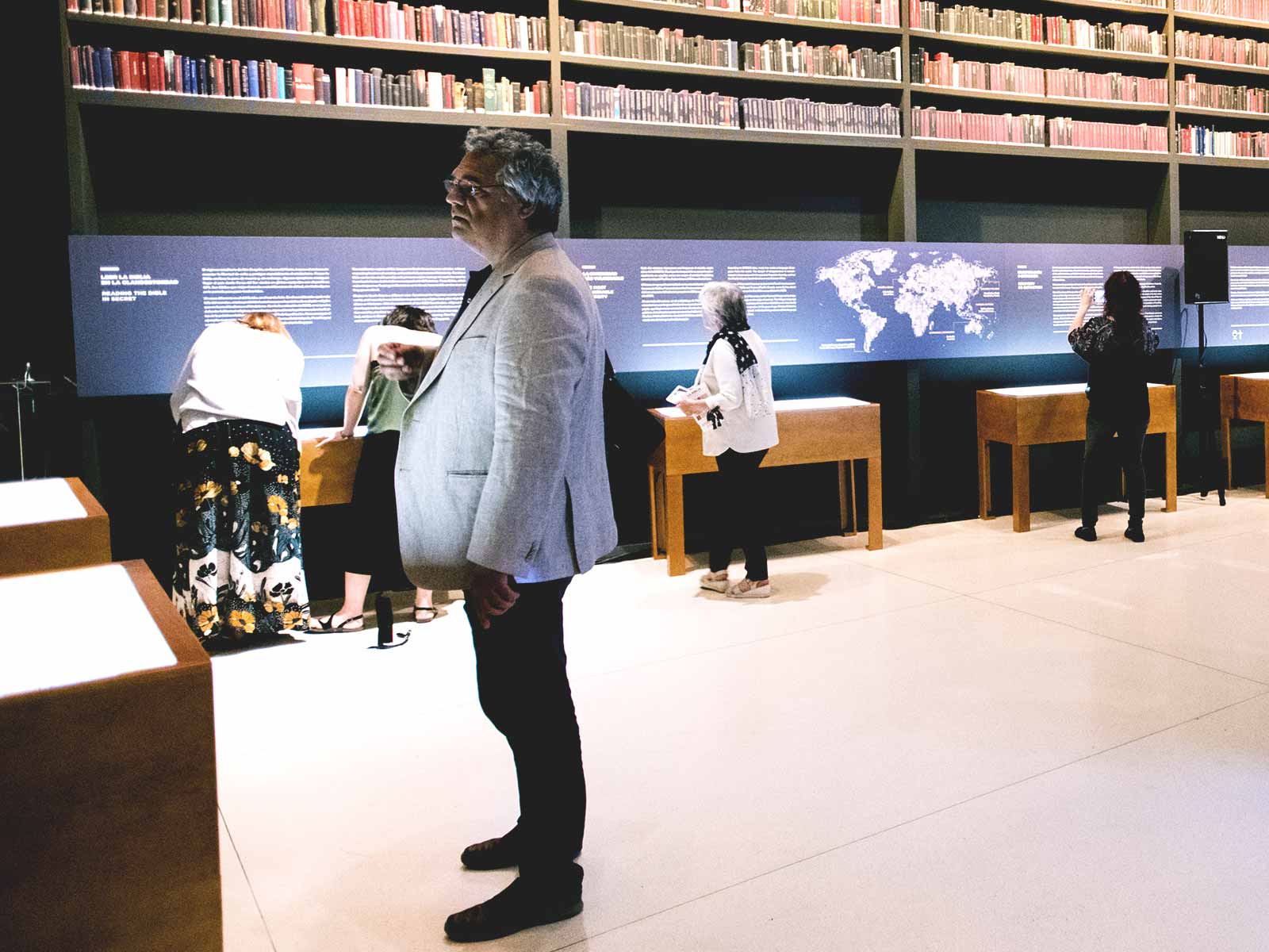 Continguts de l'Exposició 'La Biblia, un viatge per les llengües del món'