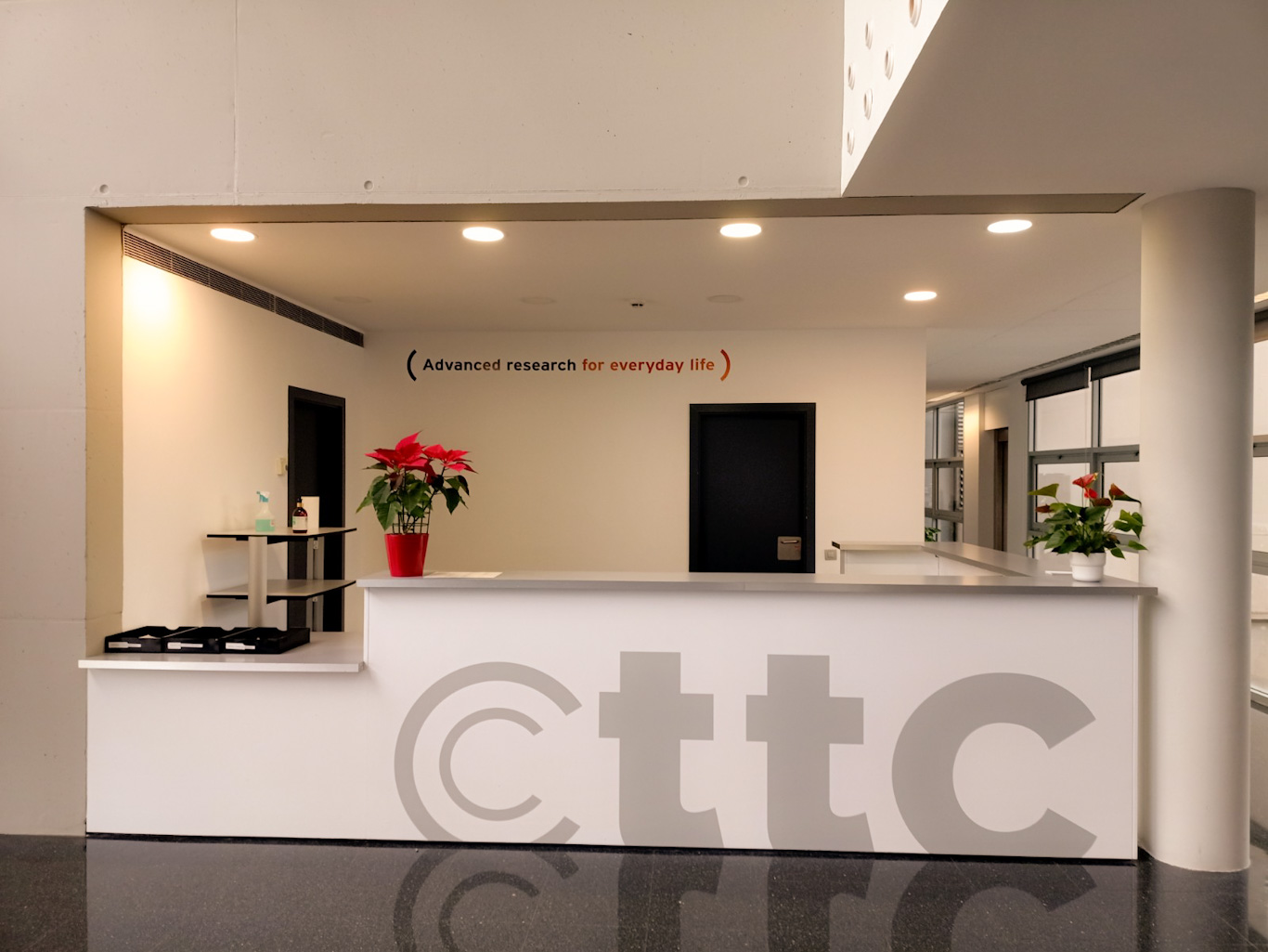 Disseny i producció de senyalització corporativa del CTTC