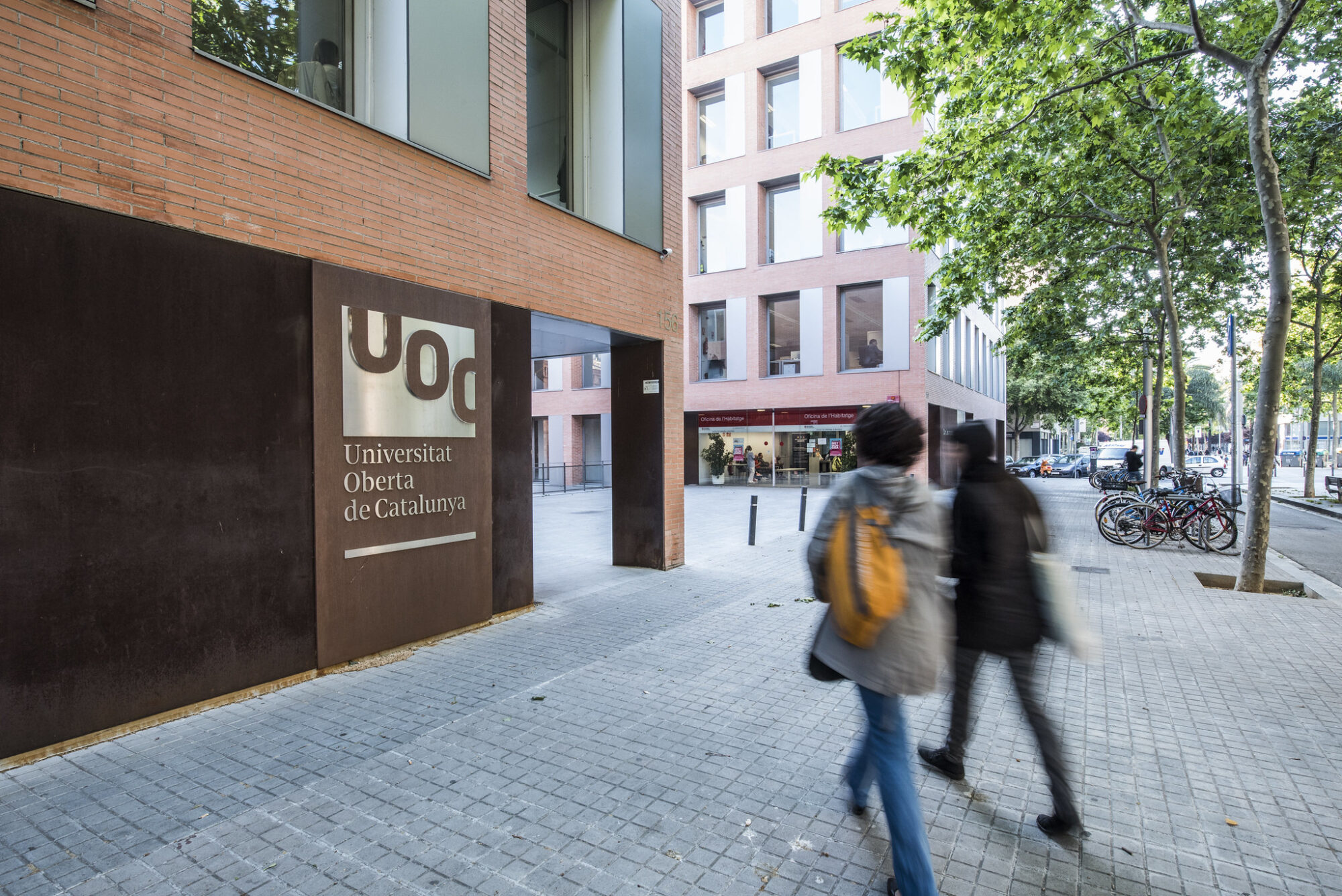 Gestió i dinamització de les xarxes socials corporatives de la UOC